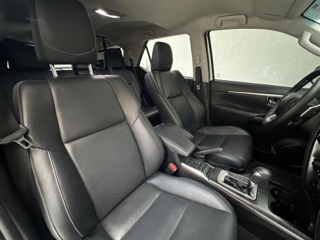 TOYOTA Hilux SW4 2.8 16V 4P SRX 4X4 7 LUGARES TURBO DIESEL AUTOM�TICO, Foto 8