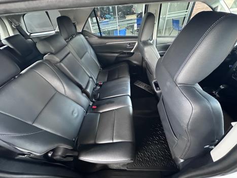 TOYOTA Hilux SW4 2.8 16V 4P SRX PLATINUM 4X4 7 LUGARES TURBO DIESEL AUTOM�TICO, Foto 8