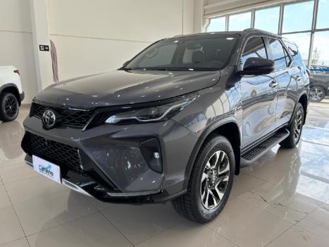 TOYOTA Hilux SW4 2.8 16V 4P SRX PLATINUM 4X4 7 LUGARES TURBO DIESEL AUTOM�TICO, Foto 1