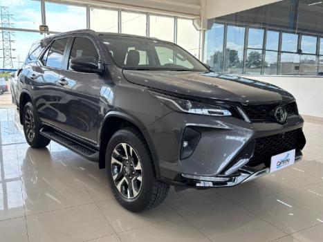 TOYOTA Hilux SW4 2.8 16V 4P SRX PLATINUM 4X4 7 LUGARES TURBO DIESEL AUTOM�TICO, Foto 3