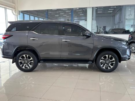 TOYOTA Hilux SW4 2.8 16V 4P SRX PLATINUM 4X4 7 LUGARES TURBO DIESEL AUTOM�TICO, Foto 4