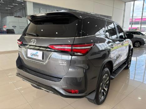 TOYOTA Hilux SW4 2.8 16V 4P SRX PLATINUM 4X4 7 LUGARES TURBO DIESEL AUTOM�TICO, Foto 5