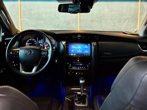 TOYOTA Hilux SW4 2.8 16V 4P SRX PLATINUM 4X4 7 LUGARES TURBO DIESEL AUTOM�TICO, Foto 15