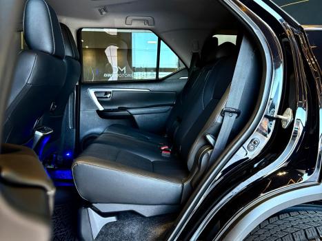 TOYOTA Hilux SW4 2.8 16V 4P SRX PLATINUM 4X4 7 LUGARES TURBO DIESEL AUTOM�TICO, Foto 17