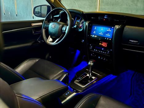 TOYOTA Hilux SW4 2.8 16V 4P SRX PLATINUM 4X4 7 LUGARES TURBO DIESEL AUTOM�TICO, Foto 24