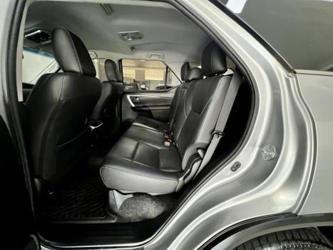 TOYOTA Hilux SW4 2.8 4P SRX 4X4 TURBO DIESEL AUTOM�TICO, Foto 11