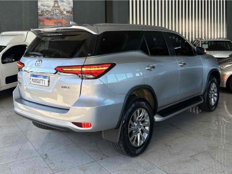 TOYOTA Hilux SW4 2.8 16V 4P SRX 4X4 7 LUGARES TURBO DIESEL AUTOM�TICO, Foto 5