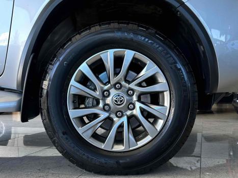 TOYOTA Hilux SW4 2.8 16V 4P SRX 4X4 7 LUGARES TURBO DIESEL AUTOM�TICO, Foto 9