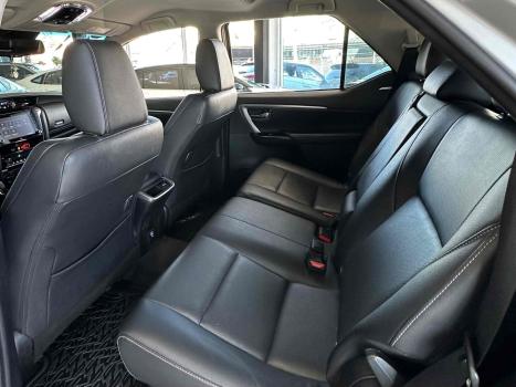 TOYOTA Hilux SW4 2.8 16V 4P SRX 4X4 7 LUGARES TURBO DIESEL AUTOM�TICO, Foto 13