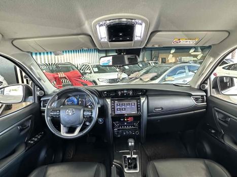 TOYOTA Hilux SW4 2.8 16V 4P SRX 4X4 7 LUGARES TURBO DIESEL AUTOM�TICO, Foto 14