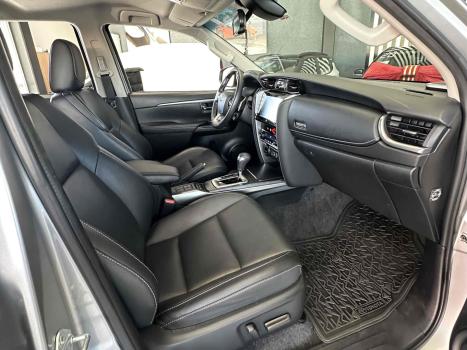 TOYOTA Hilux SW4 2.8 16V 4P SRX 4X4 7 LUGARES TURBO DIESEL AUTOM�TICO, Foto 15