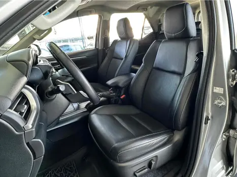 TOYOTA Hilux SW4 2.8 16V 4P SRX 4X4 7 LUGARES TURBO DIESEL AUTOM�TICO, Foto 17
