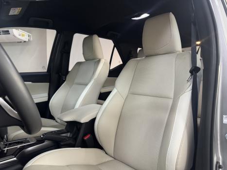 TOYOTA Hilux SW4 2.8 4P SRX 4X4 DIAMOND 7 LUGARES TURBO DIESEL AUTOM�TICO, Foto 7