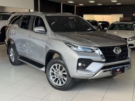 TOYOTA Hilux SW4 2.8 16V 4P SRX 4X4 7 LUGARES TURBO DIESEL AUTOM�TICO, Foto 2