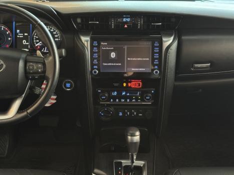 TOYOTA Hilux SW4 2.8 16V 4P SRX 4X4 7 LUGARES TURBO DIESEL AUTOM�TICO, Foto 5