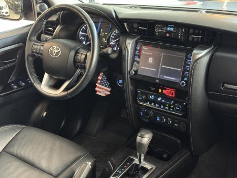 TOYOTA Hilux SW4 2.8 16V 4P SRX 4X4 7 LUGARES TURBO DIESEL AUTOM�TICO, Foto 8