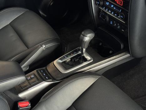 TOYOTA Hilux SW4 2.8 16V 4P SRX 4X4 7 LUGARES TURBO DIESEL AUTOM�TICO, Foto 9