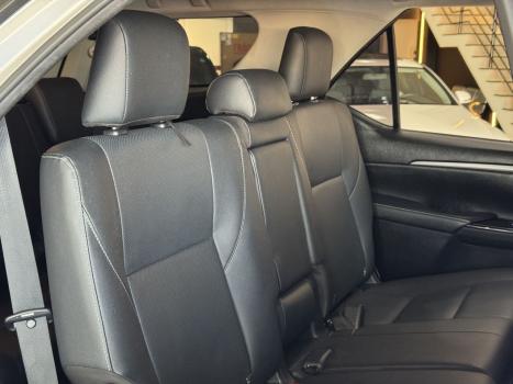 TOYOTA Hilux SW4 2.8 16V 4P SRX 4X4 7 LUGARES TURBO DIESEL AUTOM�TICO, Foto 10