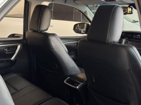 TOYOTA Hilux SW4 2.8 16V 4P SRX 4X4 7 LUGARES TURBO DIESEL AUTOM�TICO, Foto 12