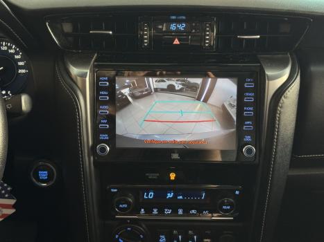 TOYOTA Hilux SW4 2.8 16V 4P SRX 4X4 7 LUGARES TURBO DIESEL AUTOM�TICO, Foto 16