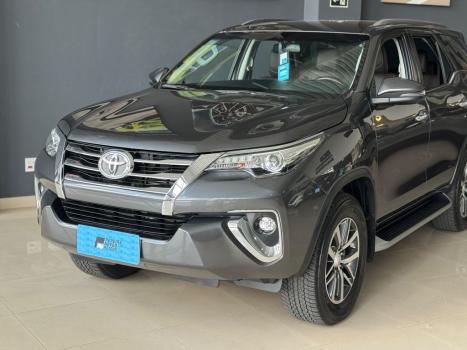 TOYOTA Hilux SW4 2.8 16V 4P SRX 4X4 7 LUGARES TURBO DIESEL AUTOM�TICO, Foto 2