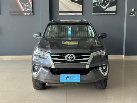 TOYOTA Hilux SW4 2.8 16V 4P SRX 4X4 7 LUGARES TURBO DIESEL AUTOM�TICO, Foto 3