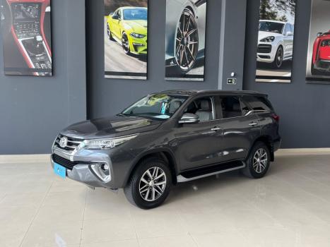 TOYOTA Hilux SW4 2.8 16V 4P SRX 4X4 7 LUGARES TURBO DIESEL AUTOM�TICO, Foto 4