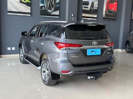 TOYOTA Hilux SW4 2.8 16V 4P SRX 4X4 7 LUGARES TURBO DIESEL AUTOM�TICO, Foto 6