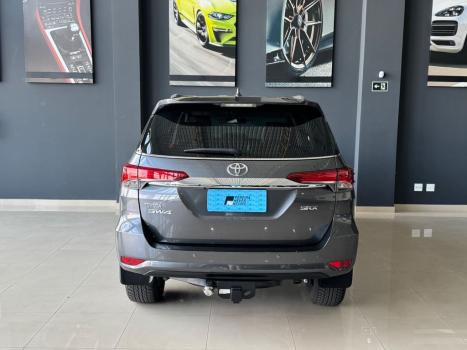 TOYOTA Hilux SW4 2.8 16V 4P SRX 4X4 7 LUGARES TURBO DIESEL AUTOM�TICO, Foto 10