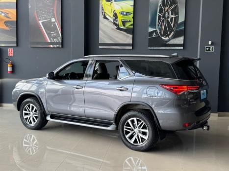 TOYOTA Hilux SW4 2.8 16V 4P SRX 4X4 7 LUGARES TURBO DIESEL AUTOM�TICO, Foto 11