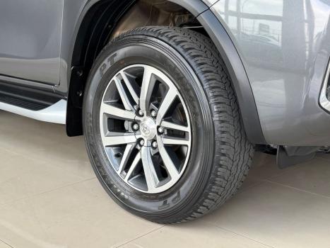 TOYOTA Hilux SW4 2.8 16V 4P SRX 4X4 7 LUGARES TURBO DIESEL AUTOM�TICO, Foto 13