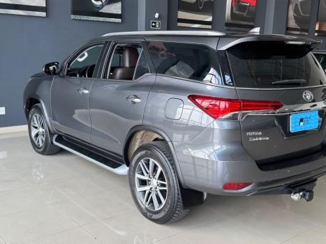 TOYOTA Hilux SW4 2.8 16V 4P SRX 4X4 7 LUGARES TURBO DIESEL AUTOM�TICO, Foto 14