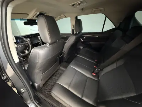 TOYOTA Hilux SW4 2.8 16V 4P SRX PLATINUM 4X4 7 LUGARES TURBO DIESEL AUTOM�TICO, Foto 7