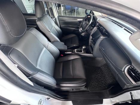 TOYOTA Hilux SW4 2.8 4P SRX 4X4 DIAMOND 7 LUGARES TURBO DIESEL AUTOM�TICO, Foto 9