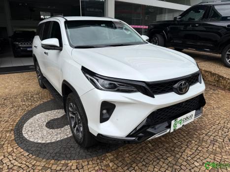 TOYOTA Hilux SW4 2.8 16V 4P SRX PLATINUM 4X4 7 LUGARES TURBO DIESEL AUTOM�TICO, Foto 3