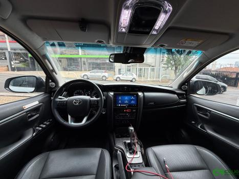 TOYOTA Hilux SW4 2.8 16V 4P SRX PLATINUM 4X4 7 LUGARES TURBO DIESEL AUTOM�TICO, Foto 7