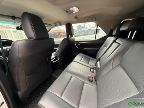 TOYOTA Hilux SW4 2.8 16V 4P SRX PLATINUM 4X4 7 LUGARES TURBO DIESEL AUTOM�TICO, Foto 8