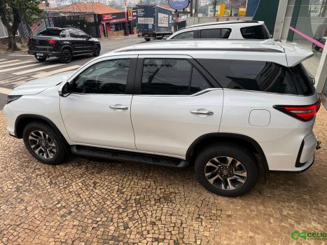 TOYOTA Hilux SW4 2.8 16V 4P SRX PLATINUM 4X4 7 LUGARES TURBO DIESEL AUTOM�TICO, Foto 18