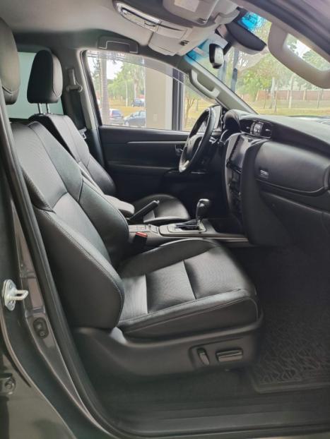 TOYOTA Hilux SW4 2.8 16V 4P SRX 4X4 7 LUGARES TURBO DIESEL AUTOM�TICO, Foto 6