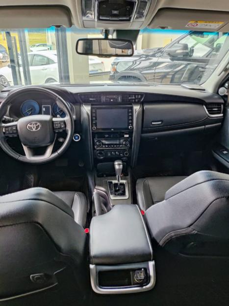 TOYOTA Hilux SW4 2.8 16V 4P SRX 4X4 7 LUGARES TURBO DIESEL AUTOM�TICO, Foto 7