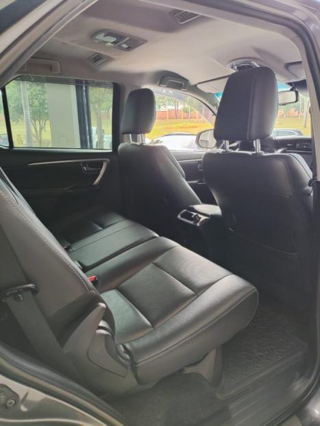 TOYOTA Hilux SW4 2.8 16V 4P SRX 4X4 7 LUGARES TURBO DIESEL AUTOM�TICO, Foto 8