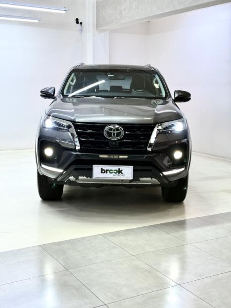 TOYOTA Hilux SW4 2.8 16V 4P SRX 4X4 7 LUGARES TURBO DIESEL AUTOM�TICO, Foto 2