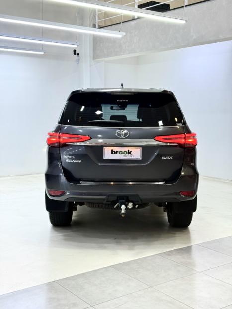 TOYOTA Hilux SW4 2.8 16V 4P SRX 4X4 7 LUGARES TURBO DIESEL AUTOM�TICO, Foto 6