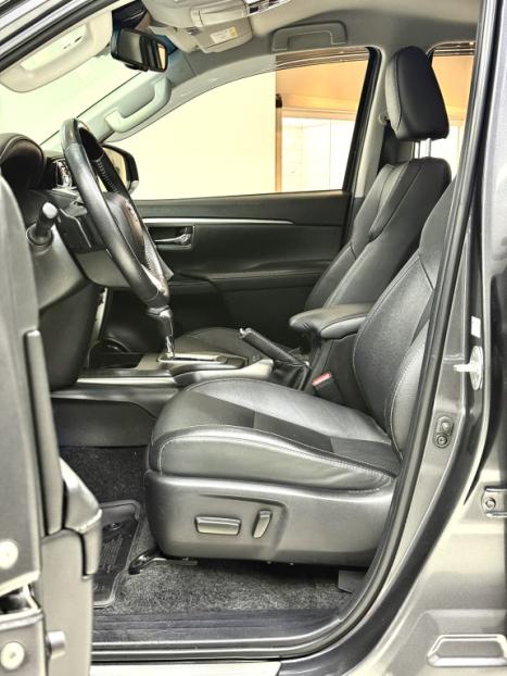TOYOTA Hilux SW4 2.8 16V 4P SRX 4X4 7 LUGARES TURBO DIESEL AUTOM�TICO, Foto 8