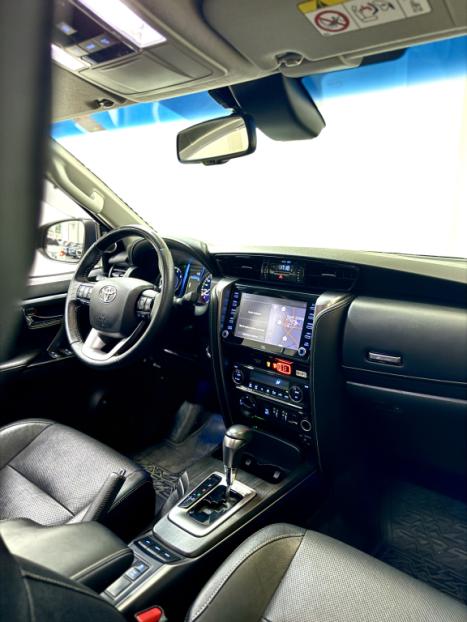 TOYOTA Hilux SW4 2.8 16V 4P SRX 4X4 7 LUGARES TURBO DIESEL AUTOM�TICO, Foto 11