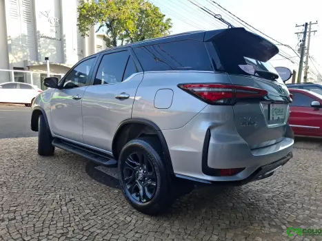 TOYOTA Hilux SW4 2.8 16V 4P SRX PLATINUM 4X4 7 LUGARES TURBO DIESEL AUTOM�TICO, Foto 2