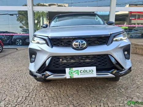 TOYOTA Hilux SW4 2.8 16V 4P SRX PLATINUM 4X4 7 LUGARES TURBO DIESEL AUTOM�TICO, Foto 3
