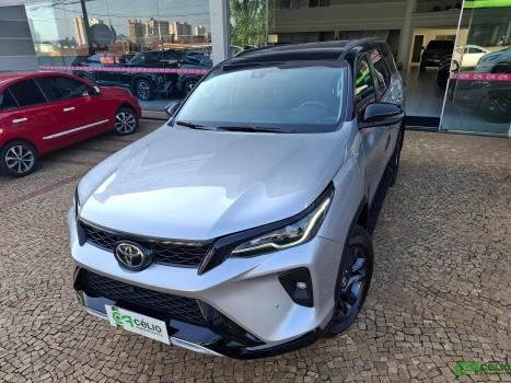 TOYOTA Hilux SW4 2.8 16V 4P SRX PLATINUM 4X4 7 LUGARES TURBO DIESEL AUTOM�TICO, Foto 4