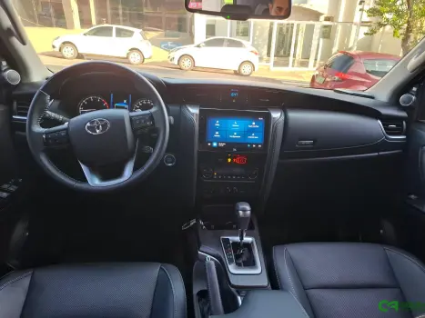 TOYOTA Hilux SW4 2.8 16V 4P SRX PLATINUM 4X4 7 LUGARES TURBO DIESEL AUTOM�TICO, Foto 8