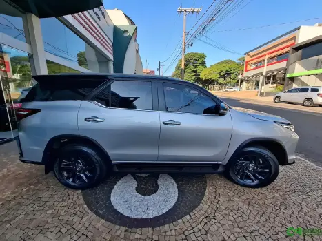 TOYOTA Hilux SW4 2.8 16V 4P SRX PLATINUM 4X4 7 LUGARES TURBO DIESEL AUTOM�TICO, Foto 13